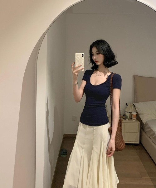 Ritzy(リッツィー)の「ディープ U ネック フィット T シャツ(Tシャツ/カットソー・レディース・ネイビー・M/S)」の3枚目の写真
