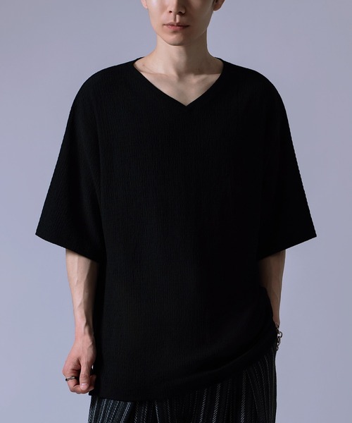 Crownor(クラウノアー)の「シャーリング Vネック ルーズカットソー(Tシャツ/カットソー・メンズ・グレイッシュベージュ/オリーブ系/ブラック・SMALL/MEDIUM/LARGE)」の1枚目の写真