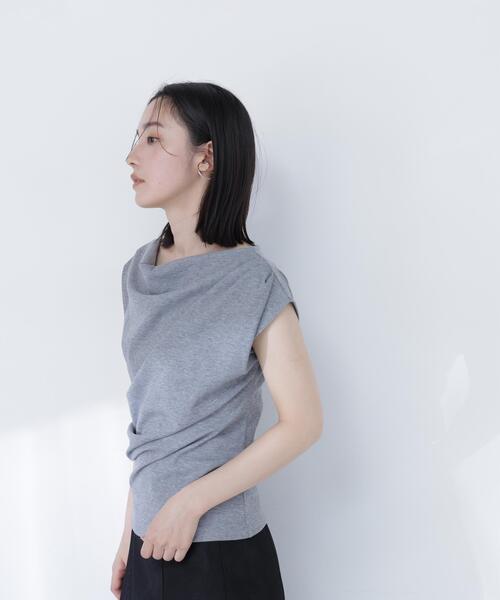 NATURAL BEAUTY BASIC（ナチュラルビューティーベーシック）の「ドレープカットソー（Tシャツ/カットソー・レディース・オフホワイト/グレー/ダークブラウン・ﾌﾘ-）」の6枚目の写真