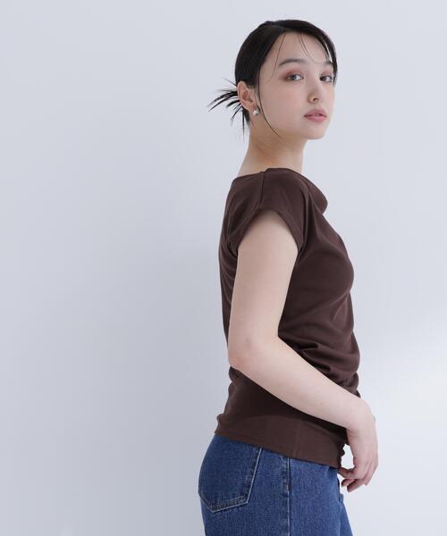 NATURAL BEAUTY BASIC(ナチュラルビューティーベーシック)の「ドレープカットソー(Tシャツ/カットソー・レディース・オフホワイト/グレー/ダークブラウン・フリ-)」の6枚目の写真
