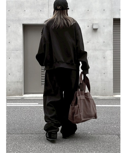 YACA(ヤーカ)の「Belt Loop Sweat Pants/ベルトループスウェットパンツ(スウェットパンツ・レディース・ブラック/グレー・FREE)」の4枚目の写真