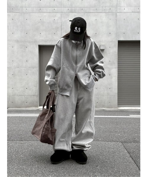 YACA(ヤーカ)の「Belt Loop Sweat Pants/ベルトループスウェットパンツ(スウェットパンツ・レディース・ブラック/グレー・FREE)」の13枚目の写真