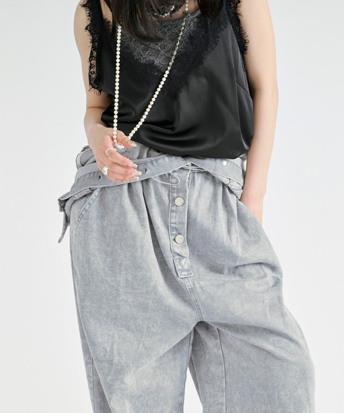 Ezick(エジック)の「washed denim all-in-one/ウォッシュデニムノースリーブオールインワン(つなぎ/オールインワン・レディース・グレー/ライトブラウン・FREE)」の13枚目の写真