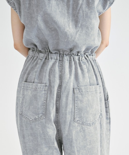 Ezick(エジック)の「washed denim all-in-one/ウォッシュデニムノースリーブオールインワン(つなぎ/オールインワン・レディース・グレー/ライトブラウン・FREE)」の15枚目の写真