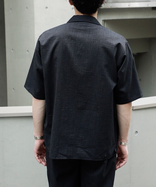 marka（マーカ）の「【marka/マーカ】KEY TIMEZ 別注 OPEN COLLAR S/S SHIRT WITH HEM TAB（シャツ/ブラウス・メンズ・ブラック・1/2/3）」の4枚目の写真