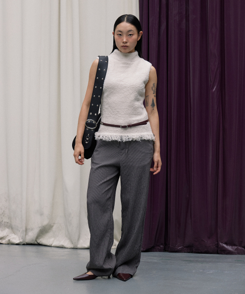 HAVEAWHALE(ハブアホエール)の「arc stud belt bag (BK)(ショルダーバッグ・レディース・その他・FREE)」の4枚目の写真