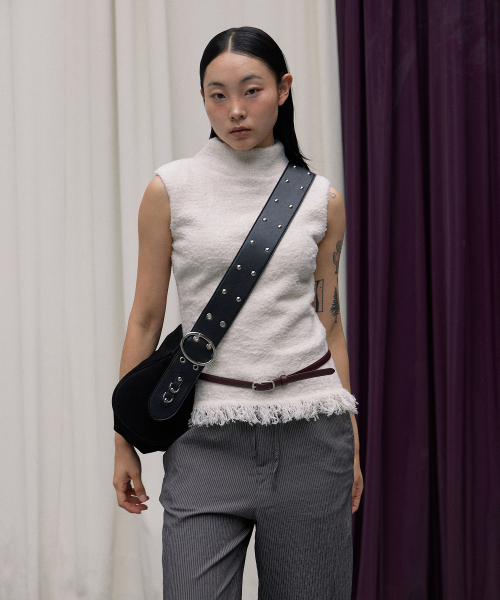 HAVEAWHALE(ハブアホエール)の「arc stud belt bag (BK)(ショルダーバッグ・レディース・その他・FREE)」の7枚目の写真
