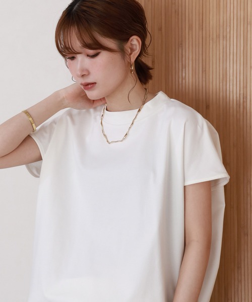 FUNALIVE(ファンアライブ)の「金プレートモックネックT 半袖(Tシャツ/カットソー・レディース・ブラック/ネイビー/オフホワイト・FREE)」の1枚目の写真