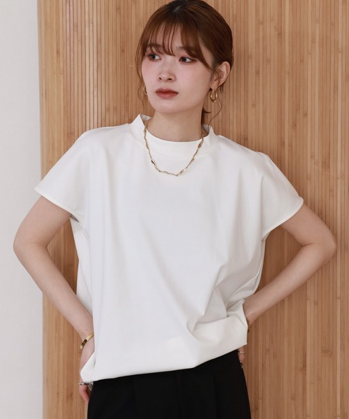 FUNALIVE(ファンアライブ)の「金プレートモックネックT 半袖(Tシャツ/カットソー・レディース・ブラック/ネイビー/オフホワイト・FREE)」の5枚目の写真