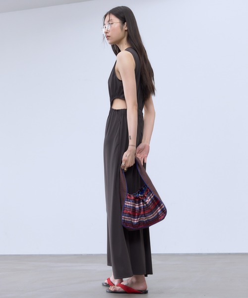 THINGS THAT MATTER(シングス ザット マター)の「CUTOUT JERSEY DRESS / カットアウト ジャージー ドレス(ワンピース・レディース・ブラック/チャコールグレー・FREE)」の19枚目の写真