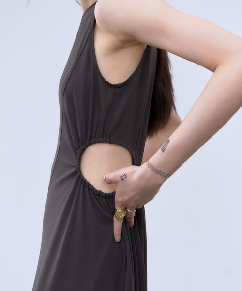 THINGS THAT MATTER(シングス ザット マター)の「CUTOUT JERSEY DRESS / カットアウト ジャージー ドレス(ワンピース・レディース・ブラック/チャコールグレー・FREE)」の20枚目の写真