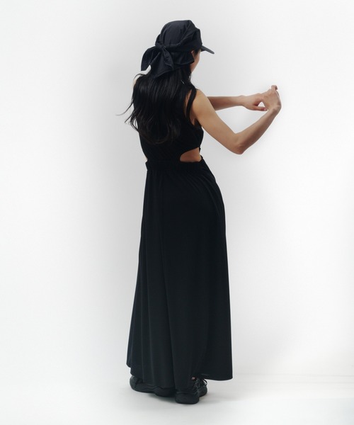 THINGS THAT MATTER(シングス ザット マター)の「CUTOUT JERSEY DRESS / カットアウト ジャージー ドレス(ワンピース・レディース・ブラック/チャコールグレー・FREE)」の11枚目の写真