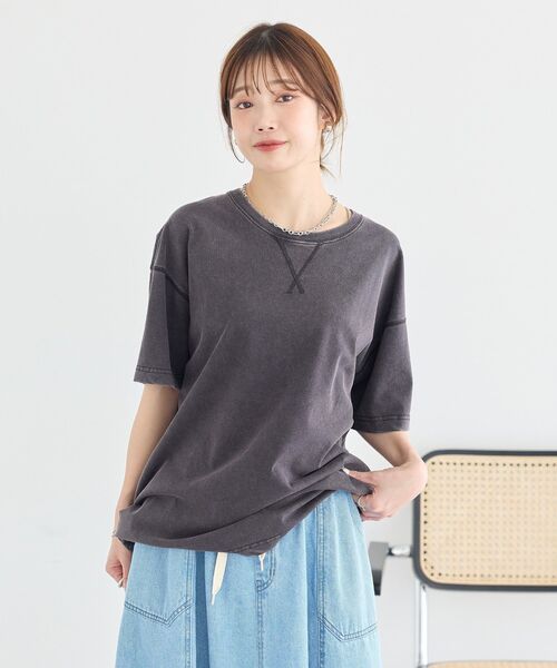 earth music&ecology(アースミュージックアンドエコロジー)の「ピグメント風Tシャツ(Tシャツ/カットソー・レディース・ピンク/ベージュ/チャコールグレー・FREE)」の7枚目の写真