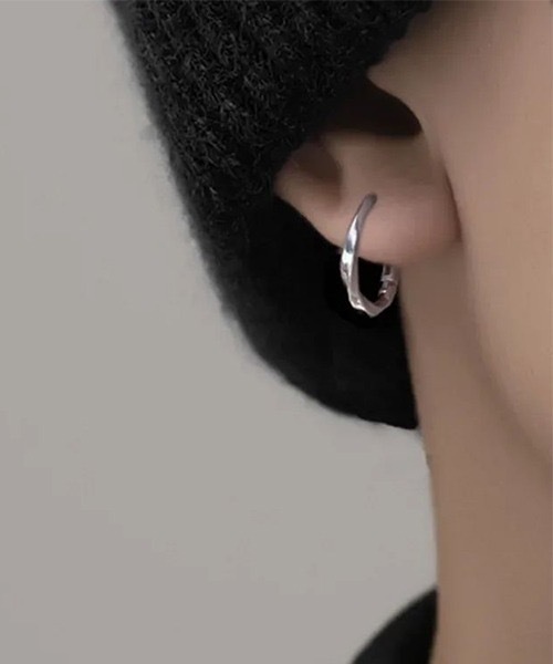 WARAIJOGO】EK140/ツイストフープリングピアス/両耳用(NEZ)（ピアス