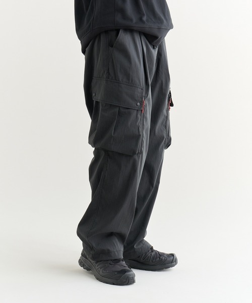 NANGA(ナンガ)の「【直営店限定】ヒノックリップストップ フィールド カーゴパンツ/RE HINOC RIPSTOP FIELD CARGOPANTS(その他パンツ・メンズ・ブラック/アーミー・S/M/L/XL)」の4枚目の写真