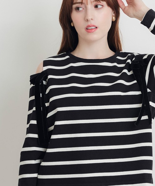 PICCIN(ピッチン)の「オープンショルダーリボンボーダーカットソー(Tシャツ/カットソー・レディース・ホワイト系その他/ブラック系その他・M)」の1枚目の写真