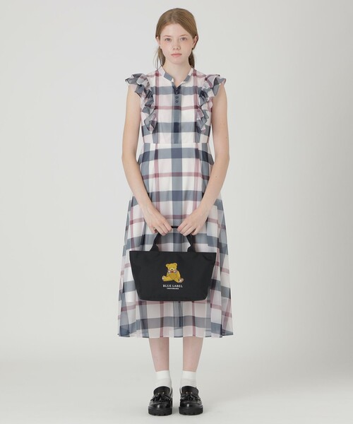 BLUE LABEL CRESTBRIDGE（ブルーレーベルクレストブリッジ）の「BEARプリントミニトート（ショルダーバッグ・レディース・ベージュ/ブラック・FREE）」の4枚目の写真