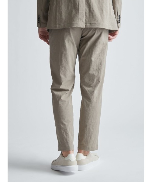 AOURE(アウール)の「VINTAGE NYLON SETUP PANTS(スラックス・メンズ・チャコールグレー/ライトベージュ/カーキ・LARGE/MEDIUM)」の5枚目の写真