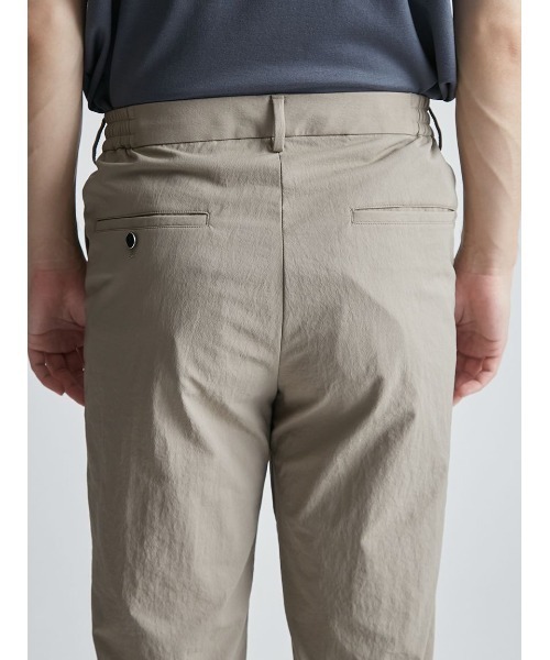 AOURE(アウール)の「VINTAGE NYLON SETUP PANTS(スラックス・メンズ・チャコールグレー/ライトベージュ/カーキ・LARGE/MEDIUM)」の10枚目の写真
