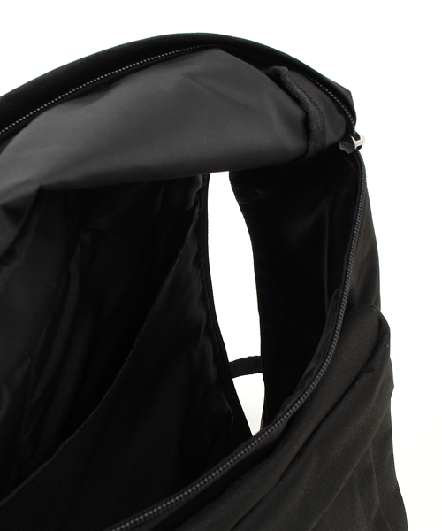 archives（アルシーヴ）の「ＢＯＸナイロンミニリュック（バックパック/リュック・レディース・グレー/ブラック/カーキ・MEDIUM）」の13枚目の写真