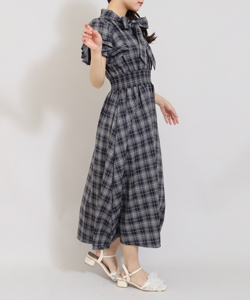 ASTORIA ODIER(アストリアオディール)の「チェックリボンタイワンピース(ワンピース・レディース・ブラック×ホワイト/ネイビー・SMALL/MEDIUM)」の5枚目の写真