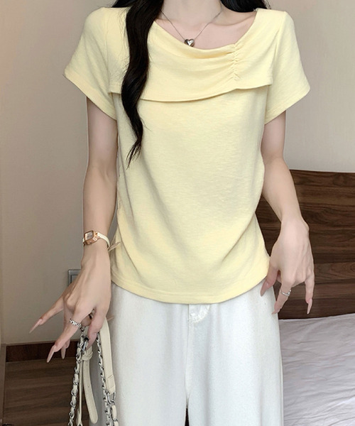 2ly2(トゥーリートゥー)の「ドレープネック ギャザー半袖カットソー(Tシャツ/カットソー・レディース・ブラック/オフホワイト/ブルー/ライトイエロー・FREE)」の4枚目の写真