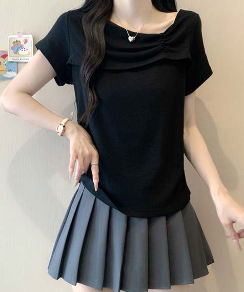 2ly2(トゥーリートゥー)の「ドレープネック ギャザー半袖カットソー(Tシャツ/カットソー・レディース・ブラック/オフホワイト/ブルー/ライトイエロー・FREE)」の18枚目の写真