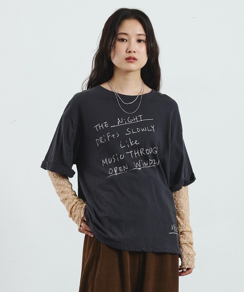 ROSE BUD(ローズバッド)の「LACE SLEEVE LAYERED TEE(Tシャツ/カットソー・レディース・チャコール/ホワイト・ONE SIZE)」の4枚目の写真