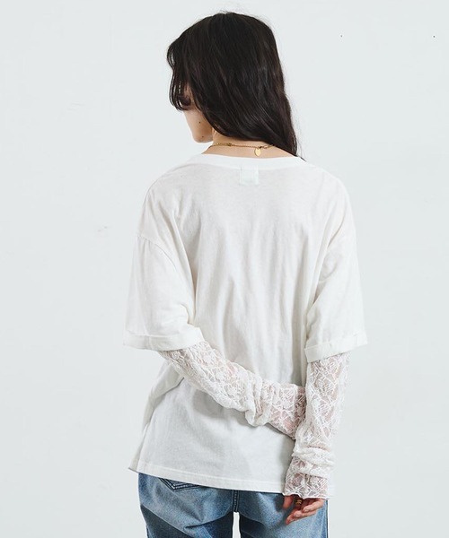 ROSE BUD(ローズバッド)の「LACE SLEEVE LAYERED TEE(Tシャツ/カットソー・レディース・チャコール/ホワイト・ONE SIZE)」の6枚目の写真