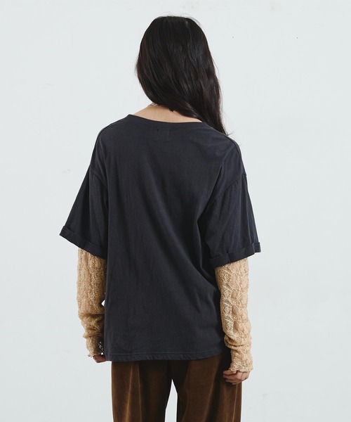 ROSE BUD(ローズバッド)の「LACE SLEEVE LAYERED TEE(Tシャツ/カットソー・レディース・チャコール/ホワイト・ONE SIZE)」の15枚目の写真