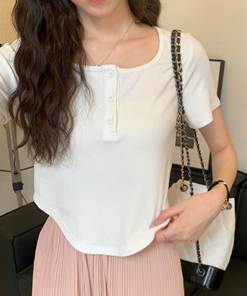Amulet(アミュレット)の「華奢見えが叶うトレンドアイテム♪ ヘンリーネックショート丈Tシャツ(Tシャツ/カットソー・レディース・グレー/ホワイト/ブラック/ピンク・S/M/L/XL)」の9枚目の写真
