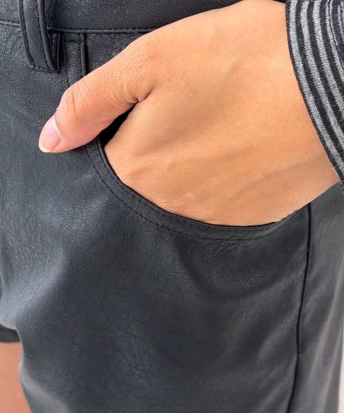 WEGO(ウィゴー)の「WEGO/【26年秋冬新作】PUマイクロショートパンツ(その他パンツ・レディース・ブラック・SMALL/MEDIUM)」の12枚目の写真