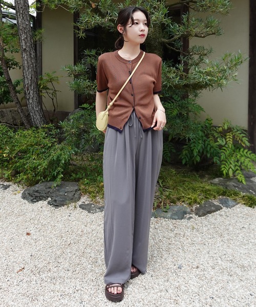 HEILIS(ヘイリス)の「【Airi Select】 バイカラー半袖ニットカーディガン/ニットカーディガン バイカラー 配色 クルーネック 半袖ニット コンパクトニット 羽織り 韓国ファッション オフィスカジュアル カジュアル 通勤 デイリー 春服 秋服 ブラウン グレー(カーディガン/ボレロ・レディース・ブラウン/グレー・FREE)」の15枚目の写真