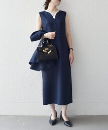 〈洗濯機可能〉カーブネック ノースリーブ ワンピース［NAVY BLUE］