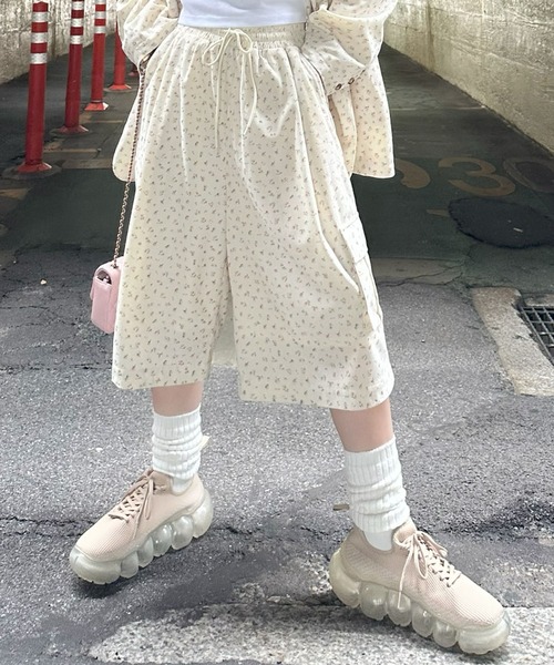 Alley Tokyo(アリートーキョー)の「【セットアップで着られる】けっこうおっきめのカーゴタイプゆるハーパン(その他パンツ・レディース・ブラック/グレー/オフホワイト・FREE)」の2枚目の写真