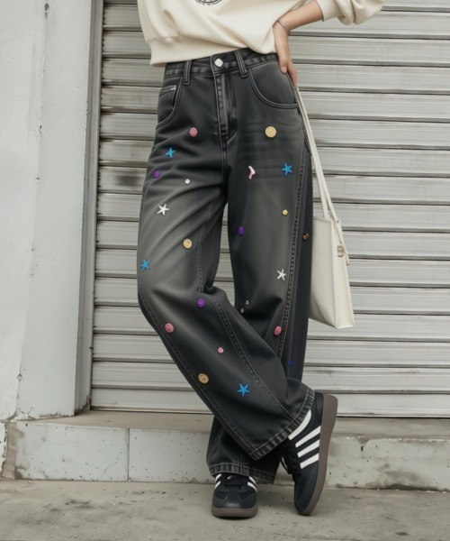 center i(センターアイ)の「カラーモチーフ付き ブラックバルーンワイドデニムパンツ(デニムパンツ・レディース・ブラック・M/S)」の6枚目の写真