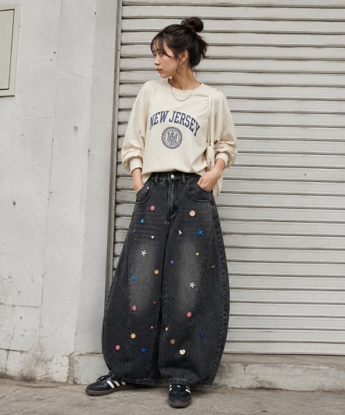 center i(センターアイ)の「カラーモチーフ付き ブラックバルーンワイドデニムパンツ(デニムパンツ・レディース・ブラック・M/S)」の7枚目の写真