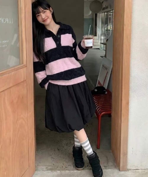 AVYL（アヴィル）の「バイカラー太ボーダー衿付きニットスキッパープルオーバー（ニット/セーター・レディース・ピンク/ブルー・M）」の17枚目の写真