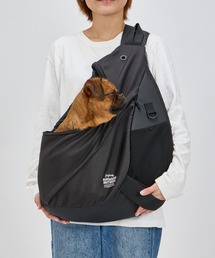 MANDARINE BROTHERS（マンダリンブラザーズ）の「スリングハグバッグ ~7kg 小型犬（ペット用キャリーケース）」