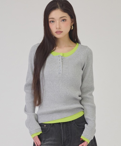 ANAP(アナップ)の「ヘンリーネック配色リブトップス(ニット/セーター・レディース・ライトグレー/ブラック/ブラウン・F)」の1枚目の写真