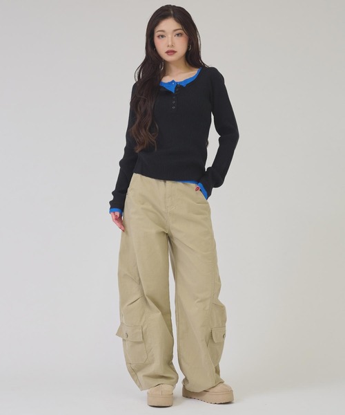 ANAP(アナップ)の「ヘンリーネック配色リブトップス(ニット/セーター・レディース・ライトグレー/ブラック/ブラウン・F)」の16枚目の写真
