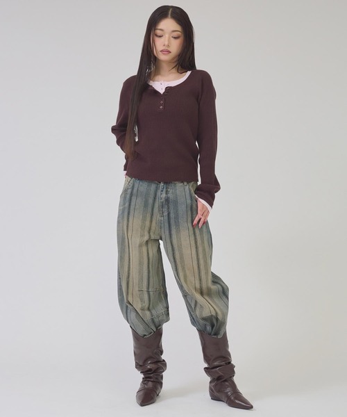 ANAP(アナップ)の「ヘンリーネック配色リブトップス(ニット/セーター・レディース・ライトグレー/ブラック/ブラウン・F)」の10枚目の写真