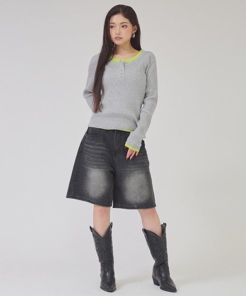 ANAP(アナップ)の「ヘンリーネック配色リブトップス(ニット/セーター・レディース・ライトグレー/ブラック/ブラウン・F)」の6枚目の写真