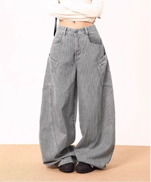 Lilamusant(リラミュゾン)の「【Un】【it】【Lilamusant(リラミュゾン)】バレルシルエットストライプデニムパンツ カーブパンツ ワイドパンツ 韓国ストリート Y2K(デニムパンツ・レディース・ネイビー・S/M)」の3枚目の写真