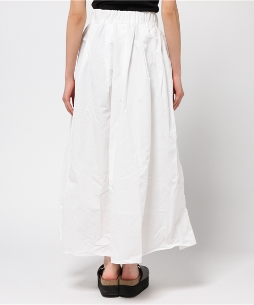 MOUSSY（マウジー）の「GATHER TUCK LONG SK/F（スカート・レディース・ホワイト/ネイビー・FREE）」の5枚目の写真