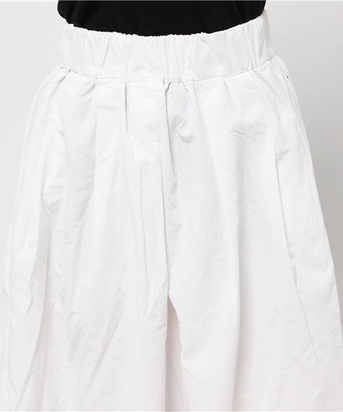 MOUSSY（マウジー）の「GATHER TUCK LONG SK/F（スカート・レディース・ホワイト/ネイビー・FREE）」の6枚目の写真