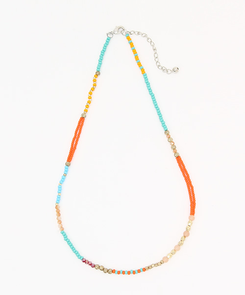 チャイハネ（チャイハネ）の「【チャイハネ】ミックスビーズ ショートネックレス（ネックレス・レディース・ブルー/オレンジ/グリーン・FREE）」の3枚目の写真