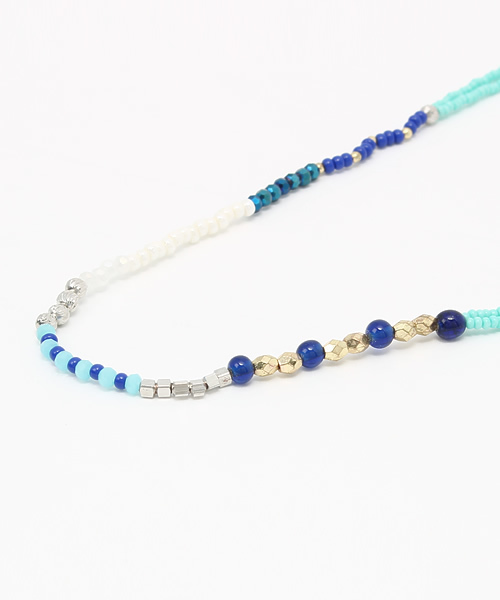 チャイハネ（チャイハネ）の「【チャイハネ】ミックスビーズ ショートネックレス（ネックレス・レディース・ブルー/オレンジ/グリーン・FREE）」の4枚目の写真