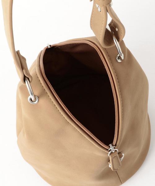 BEAUTY&YOUTH UNITED ARROWS（ビューティーアンドユースユナイテッドアローズ）の「BY フェイクレザー トライアングル ショルダーバッグ -2WAY- ◆（ショルダーバッグ・レディース・ベージュ/オリーブ・FREE）」の7枚目の写真