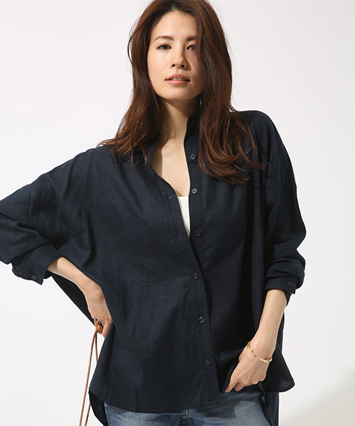 AZUL by moussy(アズールバイマウジー)の「リネン混ビッグシルエットショートシャツ(シャツ/ブラウス・レディース・ネイビー/ベージュ/オフホワイト・SMALL/MEDIUM)」の3枚目の写真